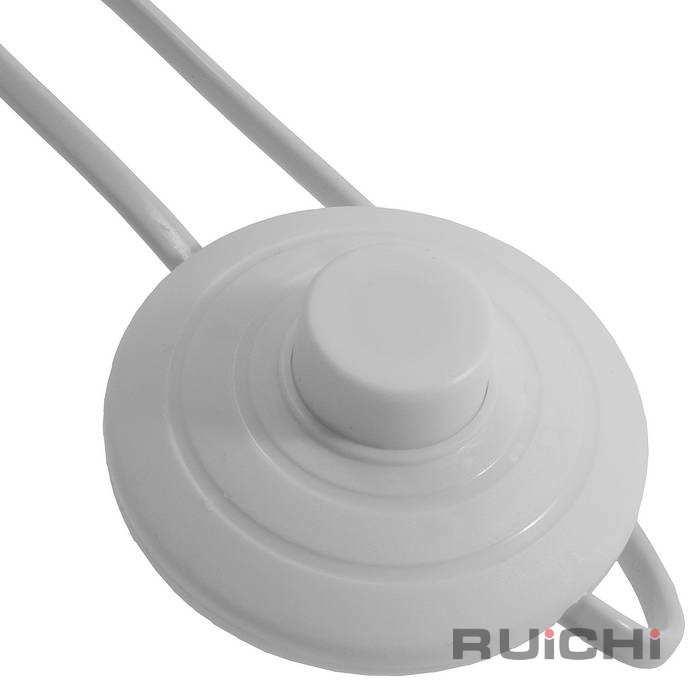 Шнур сетевой 2-х полюсный с напольный переключателем-кнопкой RUICHI, вилка прямая CEE7/16 - без оконцевания, 2.5 м, 2x0.75 мм2, белый