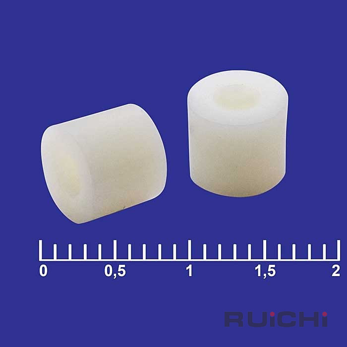  пластиковая RUICHI, внешний диаметр 7 мм, внутренний диаметр 3 .